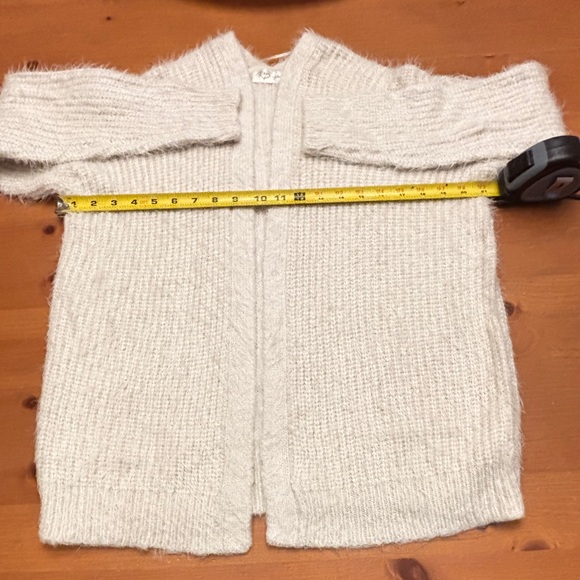 2/$25 R D Style, Fuzzy cardigan knit cable in ivory. Size Small - Picture 5 of 6